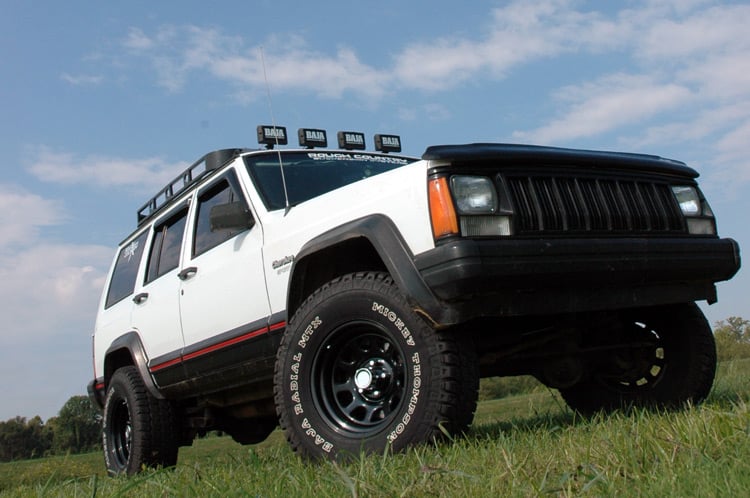 Rough Country 670N2 3 Inch Lift Kit | Rear AAL | Jeep Cherokee XJ 2WD/4WD (1984-2001)
