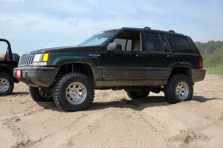 Rough Country 68820 4 Inch Lift Kit | X-Series | Jeep Grand Cherokee ZJ 2WD/4WD (1993-1998)