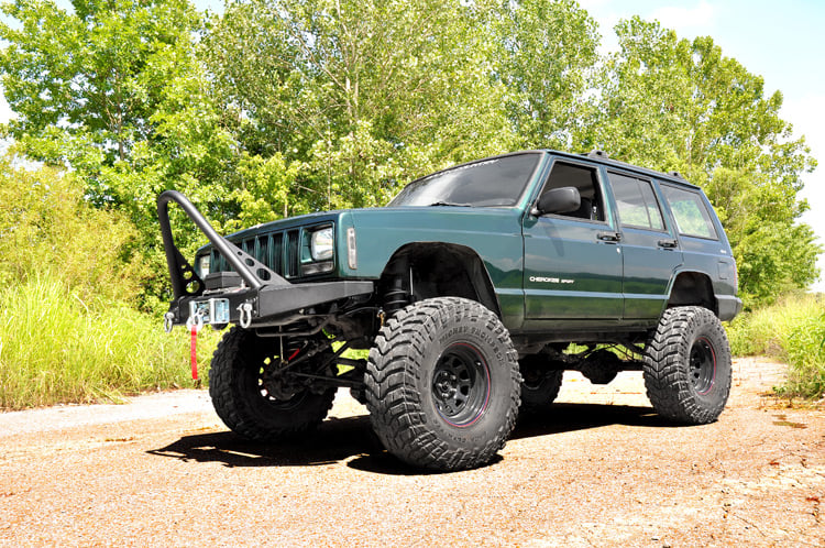 Rough Country 69620 6.5 Inch Lift Kit | X-Series | Jeep Cherokee XJ 2WD/4WD (1984-2001)