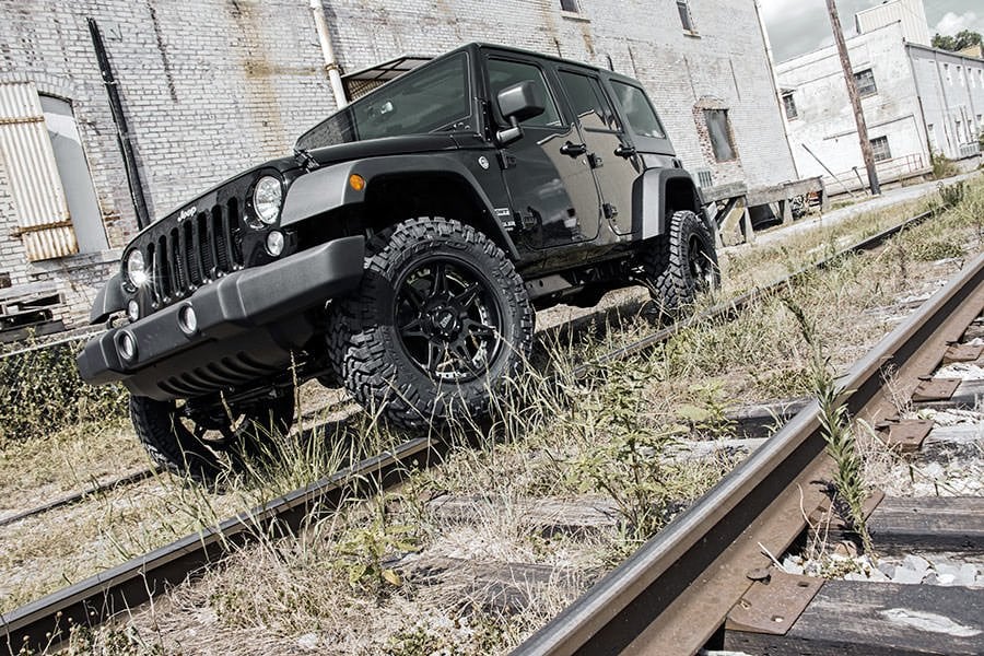 Rough Country 67944 2.5 Inch Lift Kit | Coils | M1R | Jeep Wrangler Unlimited 2WD/4WD (2007-2018)