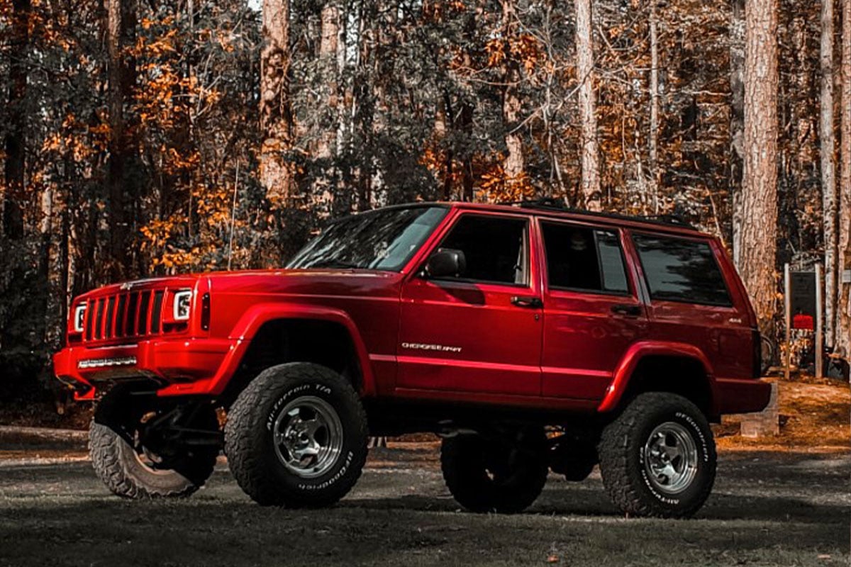 Rough Country 633N2 4.5 Inch Lift Kit | RR springs | Jeep Cherokee XJ 2WD/4WD (1984-2001)