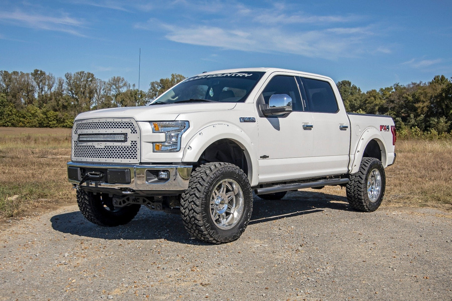 Rough Country 21005 Oval Nerf Step | Crew Cab | Black | Ford F-150/Lightning/F-250/F-350/Raptor (15-26)