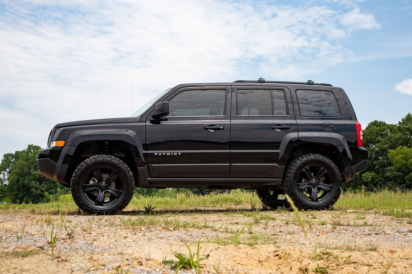 Rough Country 66532 2 Inch Lift Kit | N3 Struts | Jeep Compass (07-16)/Patriot (10-17)