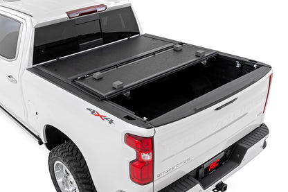 Rough Country 47119651B Hard Low Profile Bed Cover | 6'7" Bed | Rail Cap | Chevy/GMC 1500/2500HD/3500HD (14-19 & Classic)