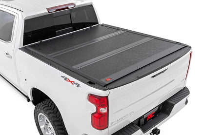 Rough Country 47119551B Hard Low Profile Bed Cover | 5'9" Bed | Rail Caps | Chevy/GMC 1500/2500HD/3500HD (14-19 & Classic)