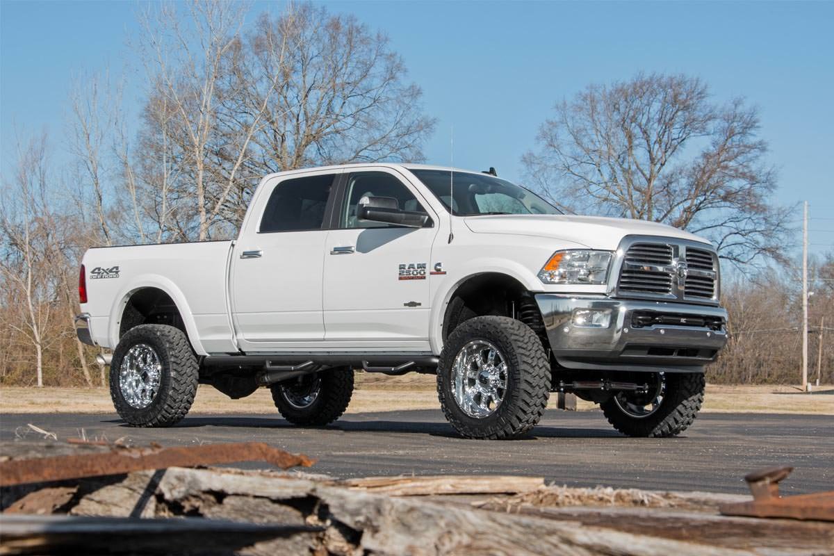 Rough Country 37370 5 Inch Lift Kit | FR Gas Coil | Radius Arms | V2 | Ram 2500 4WD (2014-2018)