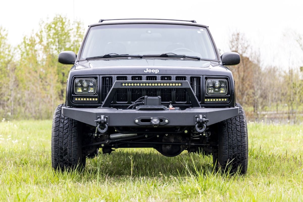 Rough Country 63070 3 Inch Lift Kit | RR Springs | V2 | Jeep Cherokee XJ 2WD/4WD (1984-2001)