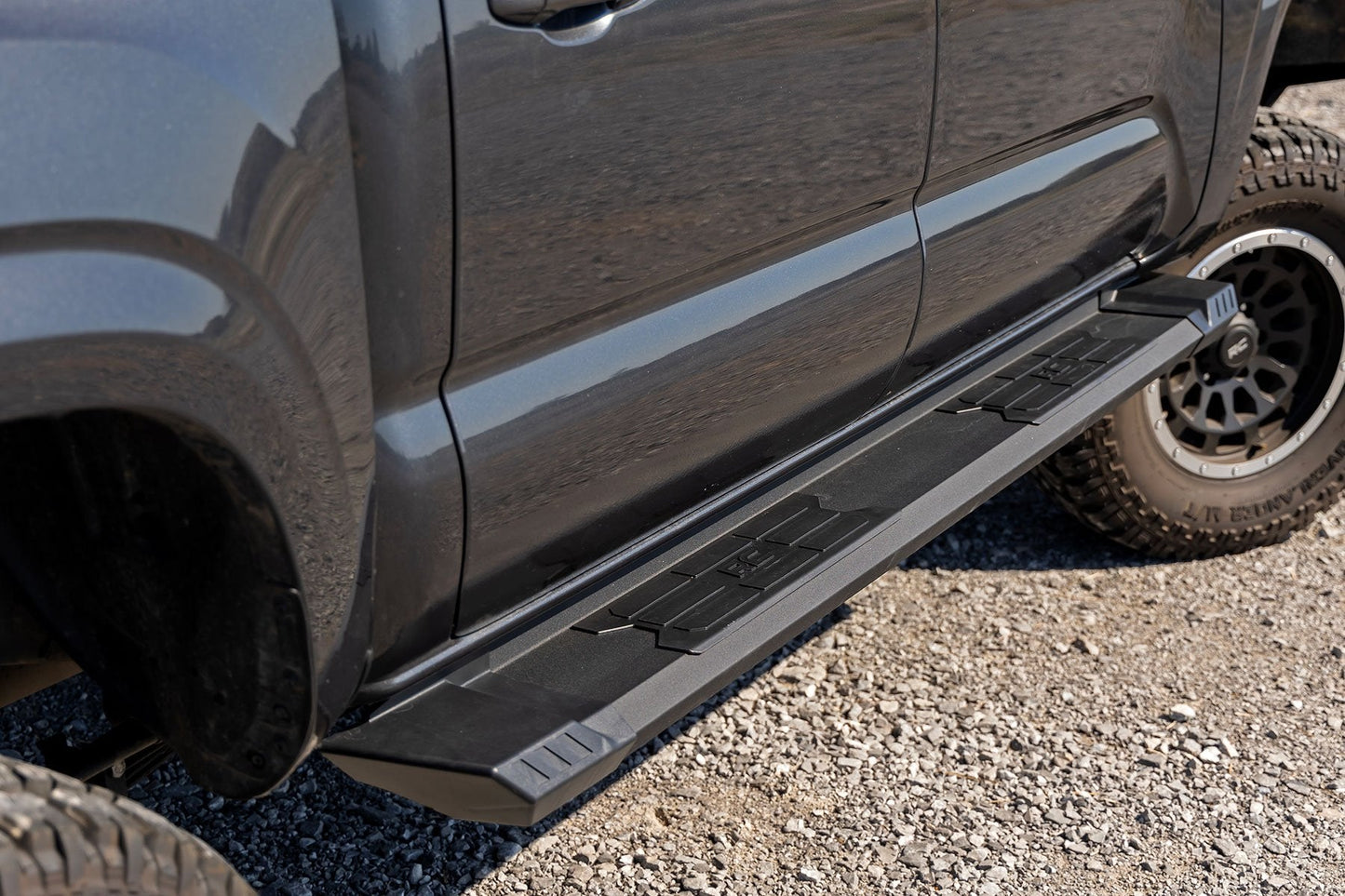 Rough Country SRB051785A HD2 Aluminum Running Boards | Double Cab | Toyota Tacoma 2WD/4WD (2005-2023)