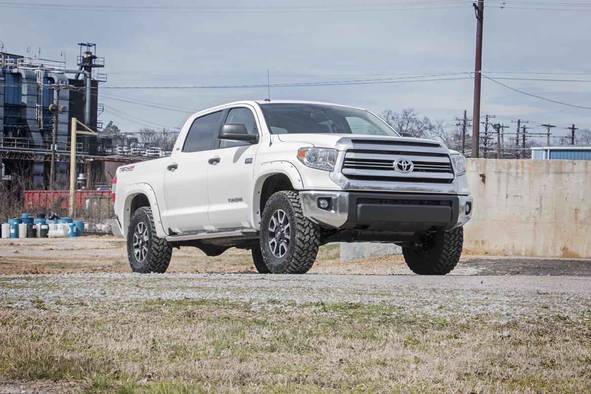 Rough Country 870 2.5-3 Inch Leveling Kit | Toyota Tundra 2WD/4WD (2007-2021)