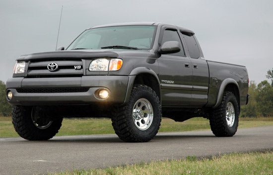 Rough Country 75031 2.5 Inch Lift Kit | N3 Struts | Toyota Tundra 4WD (2000-2006)