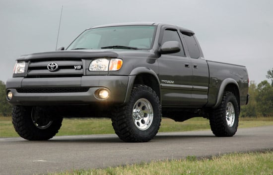 Rough Country 75040 2.5 Inch Lift Kit | M1 Struts/M1 | Toyota Tundra 4WD (2000-2006)