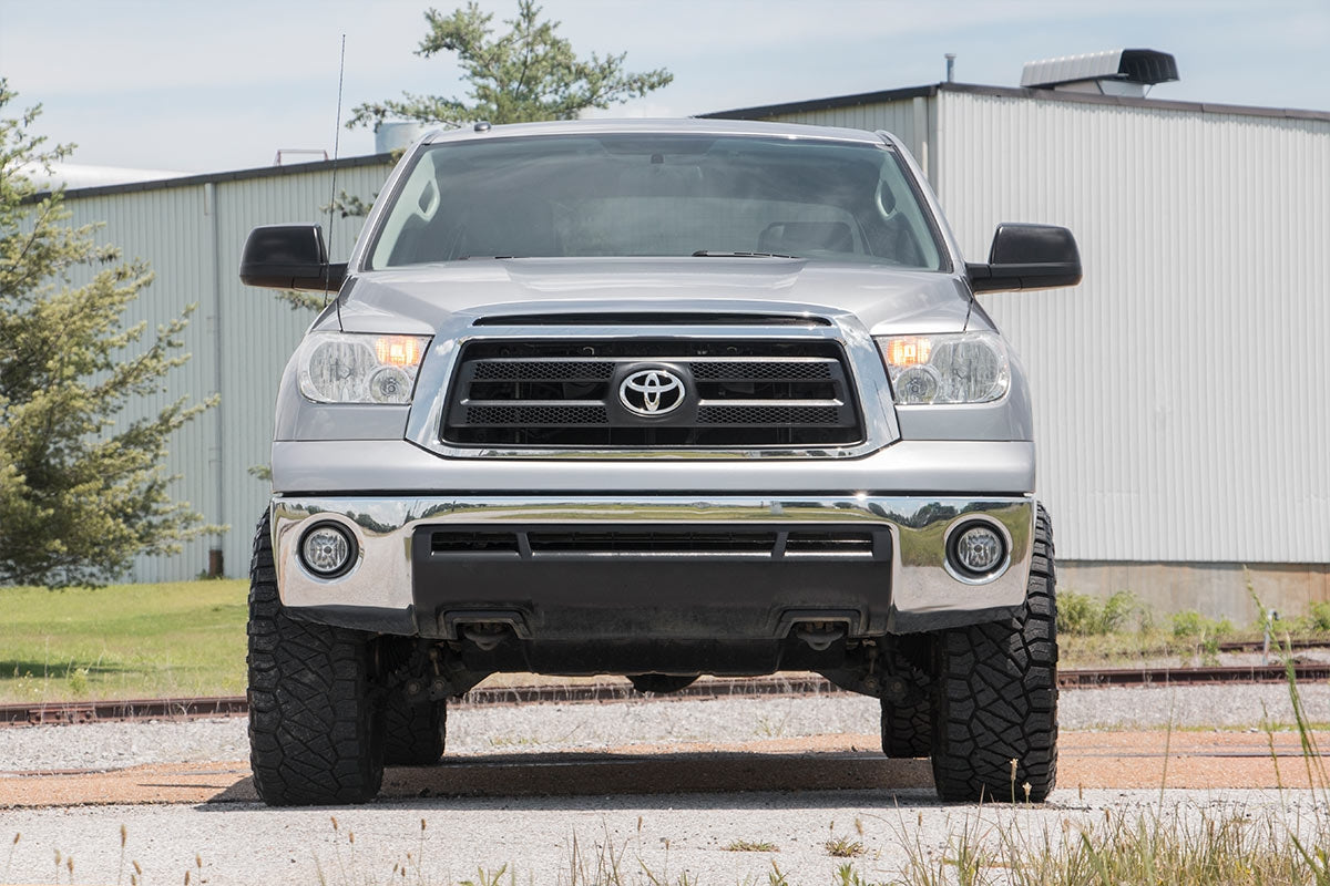 Rough Country 76840 3.5 Inch Lift Kit | M1 Struts/M1 | Toyota Tundra 2WD/4WD (2007-2021)