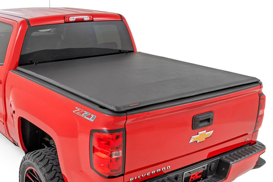 Rough Country 42119551 Soft Roll Up Bed Cover | 5'9" Bed | Chevy/GMC 1500 (14-18 & Classic)