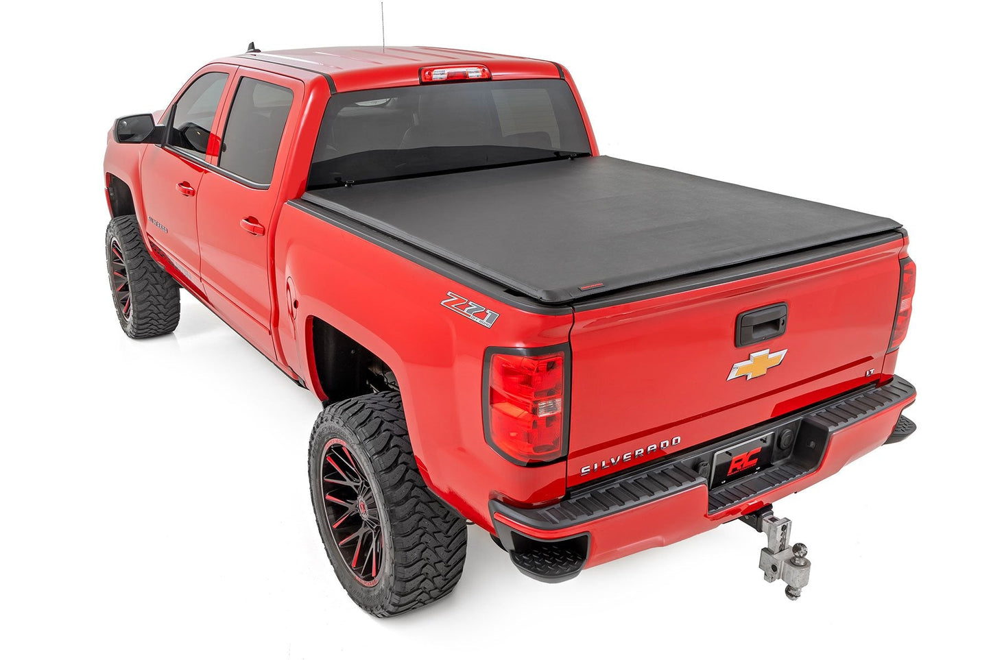 Rough Country 42119551 Soft Roll Up Bed Cover | 5'9" Bed | Chevy/GMC 1500 (14-18 & Classic)