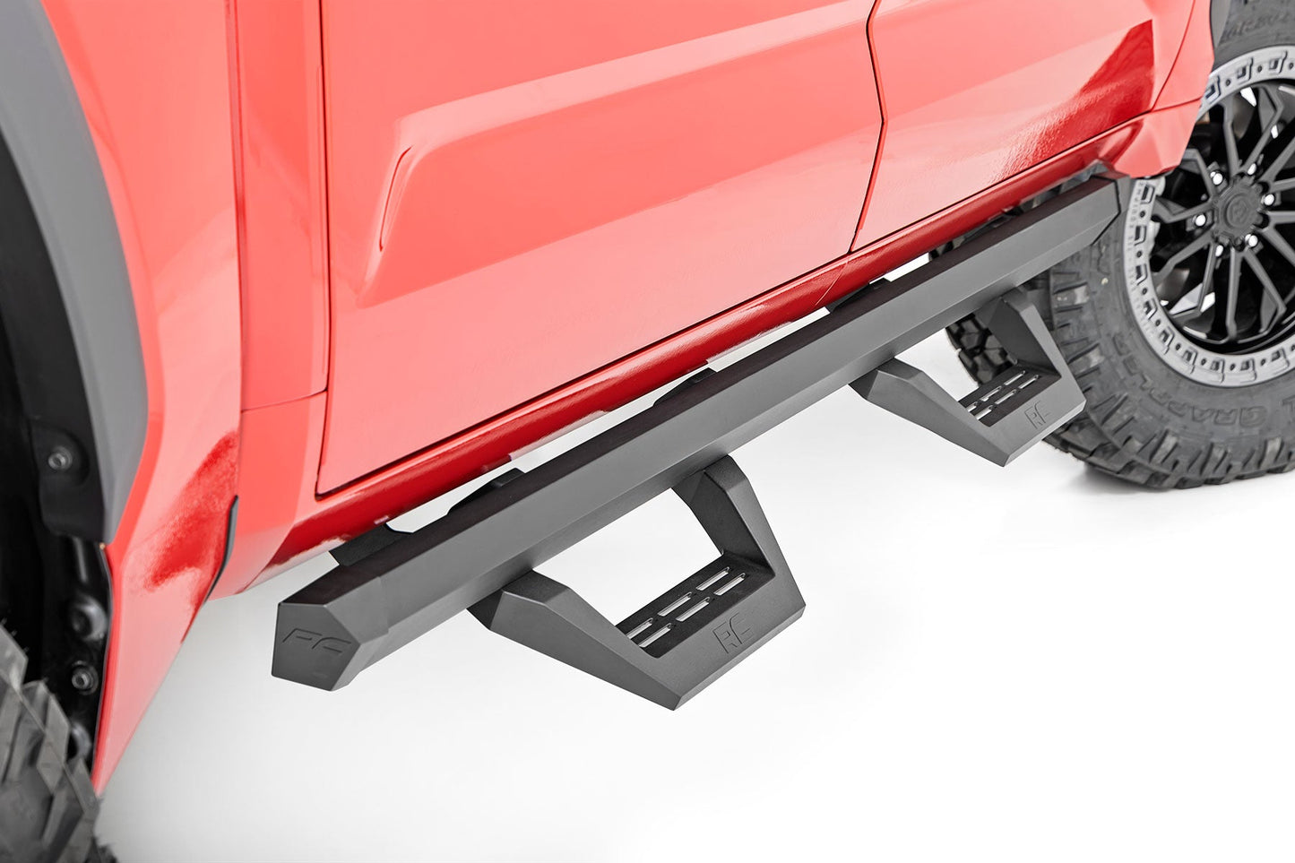 Rough Country 71070 SRX2 Adj Aluminum Steps | CrewMax | Toyota Tundra 2WD/4WD (2022-2025)